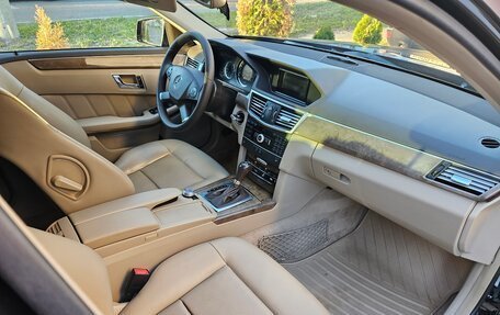Mercedes-Benz E-Класс, 2011 год, 1 400 000 рублей, 9 фотография
