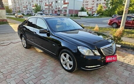 Mercedes-Benz E-Класс, 2011 год, 1 400 000 рублей, 3 фотография