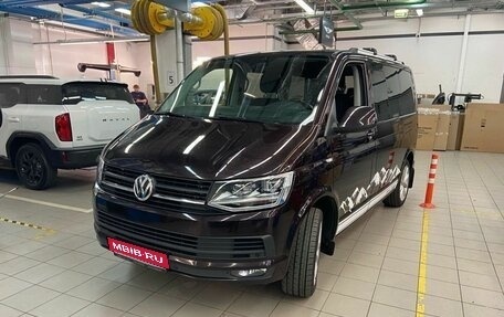 Volkswagen Multivan T6 рестайлинг, 2017 год, 3 597 000 рублей, 1 фотография