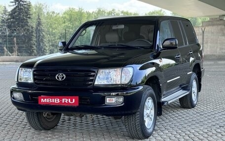 Toyota Land Cruiser 100 рестайлинг 2, 2003 год, 2 222 000 рублей, 26 фотография