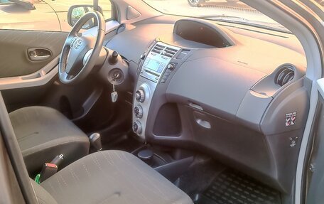 Toyota Yaris III рестайлинг, 2008 год, 770 000 рублей, 7 фотография