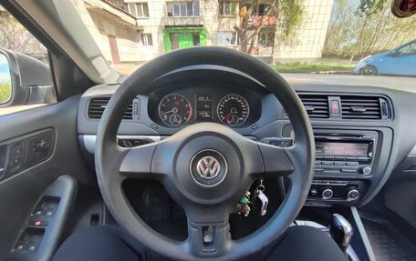 Volkswagen Jetta VI, 2011 год, 1 100 000 рублей, 2 фотография
