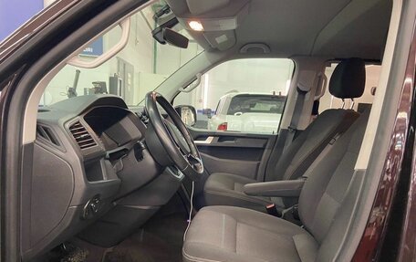 Volkswagen Multivan T6 рестайлинг, 2017 год, 3 597 000 рублей, 8 фотография