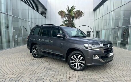 Toyota Land Cruiser 200, 2018 год, 7 999 000 рублей, 3 фотография