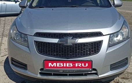 Chevrolet Cruze II, 2010 год, 680 000 рублей, 2 фотография