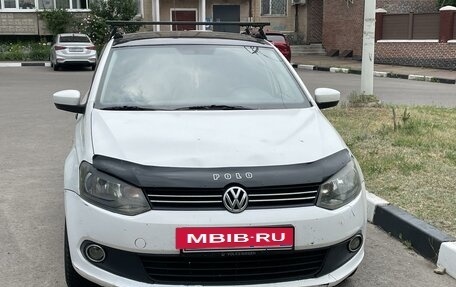 Volkswagen Polo VI (EU Market), 2011 год, 365 000 рублей, 2 фотография