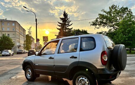 Chevrolet Niva I рестайлинг, 2011 год, 460 000 рублей, 6 фотография