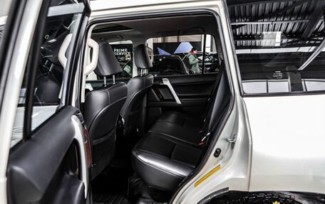 Toyota Land Cruiser Prado 150 рестайлинг 2, 2017 год, 4 779 000 рублей, 22 фотография