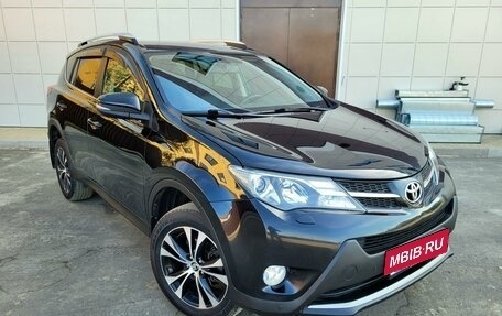 Toyota RAV4, 2015 год, 1 930 000 рублей, 3 фотография