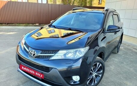 Toyota RAV4, 2015 год, 1 930 000 рублей, 4 фотография