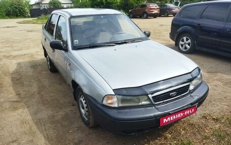 Daewoo Nexia I рестайлинг, 2002 год, 99 000 рублей, 1 фотография