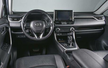 Toyota RAV4, 2021 год, 4 650 000 рублей, 6 фотография