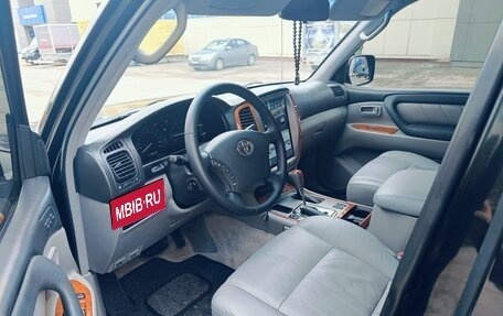 Toyota Land Cruiser 100 рестайлинг 2, 2003 год, 1 950 000 рублей, 2 фотография
