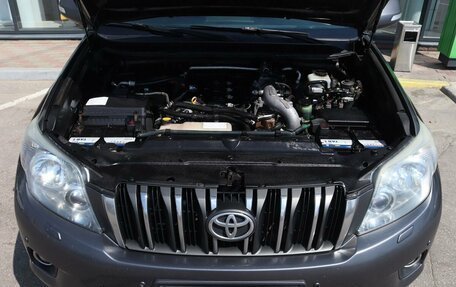 Toyota Land Cruiser Prado 150 рестайлинг 2, 2013 год, 3 215 000 рублей, 11 фотография