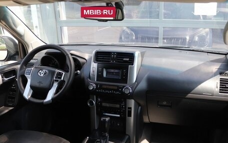 Toyota Land Cruiser Prado 150 рестайлинг 2, 2013 год, 3 215 000 рублей, 16 фотография