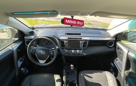 Toyota RAV4, 2015 год, 2 550 000 рублей, 6 фотография