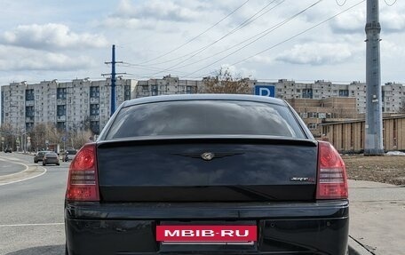 Chrysler 300C II, 2006 год, 2 400 000 рублей, 4 фотография