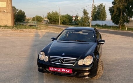 Mercedes-Benz C-Класс, 2005 год, 720 000 рублей, 2 фотография