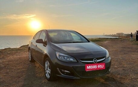 Opel Astra J, 2013 год, 900 000 рублей, 2 фотография