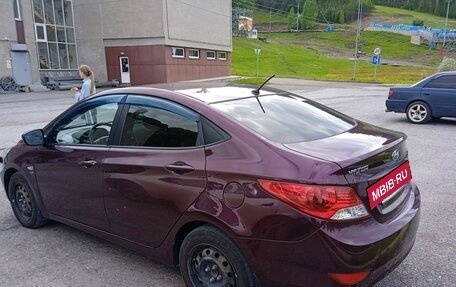 Hyundai Solaris II рестайлинг, 2011 год, 600 000 рублей, 4 фотография