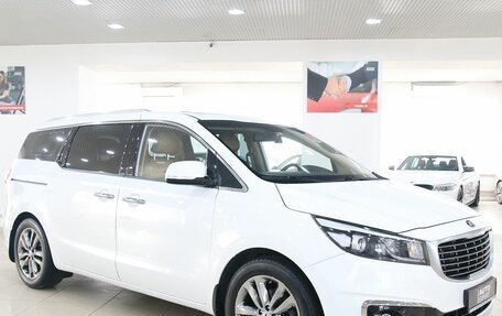 KIA Carnival III, 2017 год, 2 499 000 рублей, 3 фотография