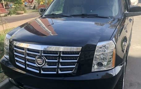 Cadillac Escalade III, 2010 год, 2 550 000 рублей, 1 фотография