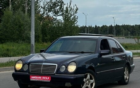 Mercedes-Benz E-Класс, 1998 год, 240 000 рублей, 1 фотография