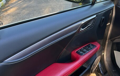 Lexus RX IV рестайлинг, 2019 год, 6 500 000 рублей, 10 фотография