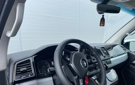 Volkswagen Multivan T6 рестайлинг, 2016 год, 4 050 000 рублей, 7 фотография