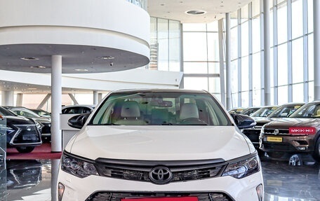 Toyota Camry, 2017 год, 2 299 000 рублей, 2 фотография