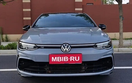 Volkswagen Golf VIII, 2021 год, 1 920 000 рублей, 2 фотография