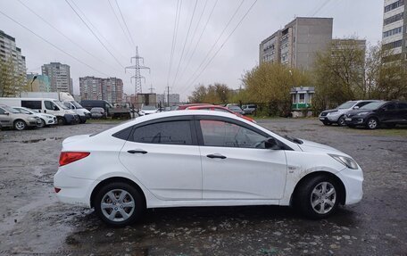 Hyundai Solaris II рестайлинг, 2013 год, 620 000 рублей, 2 фотография