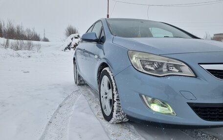 Opel Astra J, 2011 год, 700 000 рублей, 16 фотография