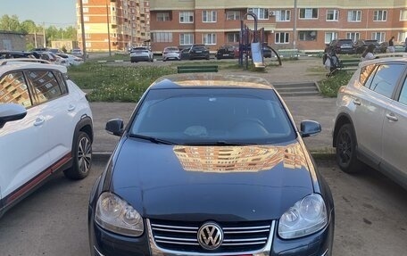 Volkswagen Jetta VI, 2009 год, 700 000 рублей, 2 фотография