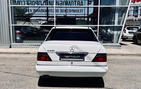 Mercedes-Benz E-Класс, 1994 год, 1 800 000 рублей, 4 фотография