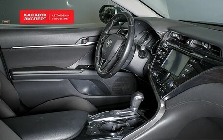 Toyota Camry, 2018 год, 2 556 800 рублей, 4 фотография
