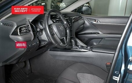 Toyota Camry, 2018 год, 2 556 800 рублей, 11 фотография