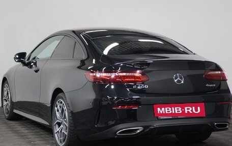 Mercedes-Benz E-Класс, 2020 год, 5 999 000 рублей, 4 фотография