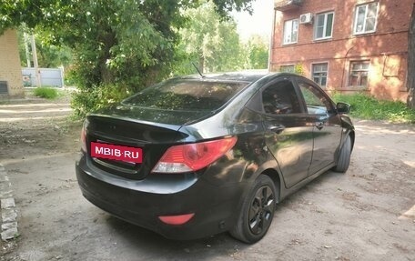 Hyundai Solaris II рестайлинг, 2013 год, 590 000 рублей, 4 фотография