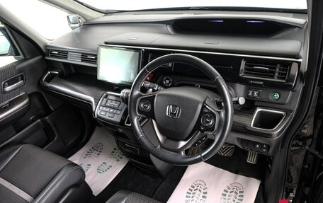 Honda Stepwgn IV, 2017 год, 2 149 000 рублей, 9 фотография