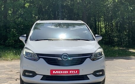 Opel Zafira C рестайлинг, 2018 год, 1 780 000 рублей, 6 фотография