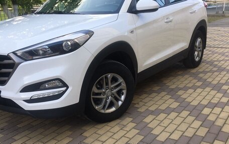 Hyundai Tucson III, 2015 год, 2 500 000 рублей, 1 фотография