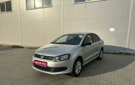 Volkswagen Polo VI (EU Market), 2013 год, 745 000 рублей, 1 фотография