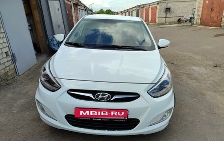 Hyundai Solaris II рестайлинг, 2013 год, 670 000 рублей, 3 фотография