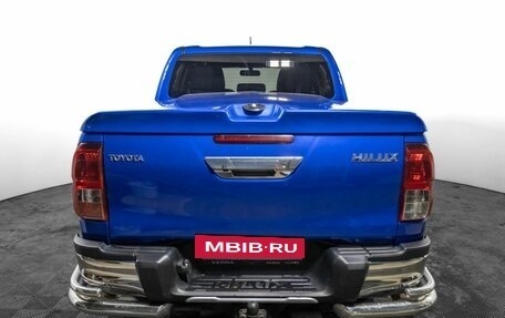 Toyota Hilux VIII, 2018 год, 3 740 000 рублей, 6 фотография