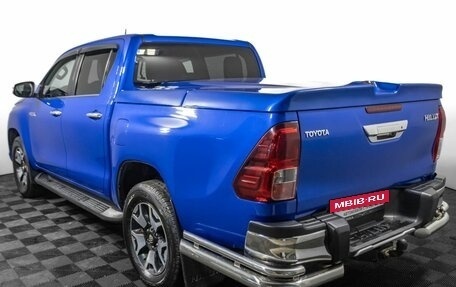 Toyota Hilux VIII, 2018 год, 3 740 000 рублей, 7 фотография