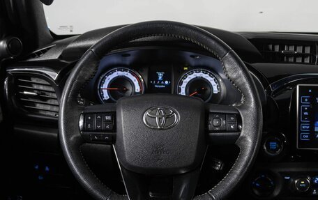 Toyota Hilux VIII, 2018 год, 3 740 000 рублей, 13 фотография