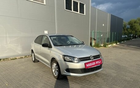 Volkswagen Polo VI (EU Market), 2013 год, 745 000 рублей, 3 фотография