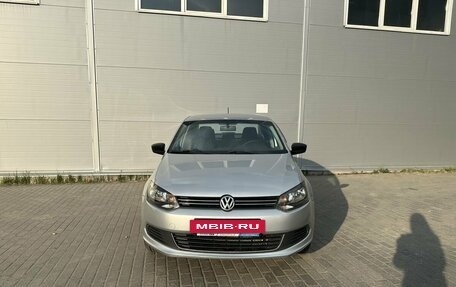 Volkswagen Polo VI (EU Market), 2013 год, 745 000 рублей, 2 фотография