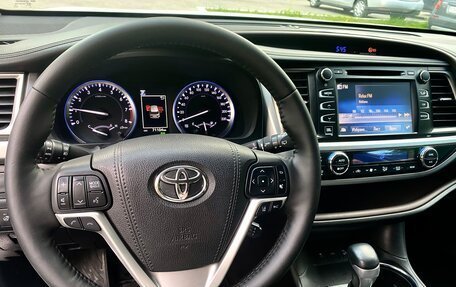 Toyota Highlander III, 2018 год, 4 799 000 рублей, 10 фотография